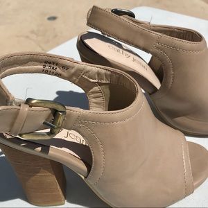 CATHY JEAN TAN PEEP-TOE BOOTS, open back sz 5.5/6